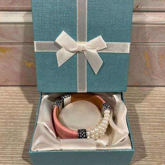 Honora Pearl Leather Cuff - Picture 6 of 6